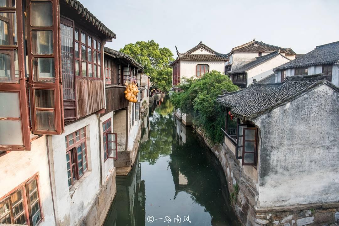 【平安海南建设】共和县公安局交警大队联合交通运输局开展春运客运驾驶员交通安全警示教育培训活动